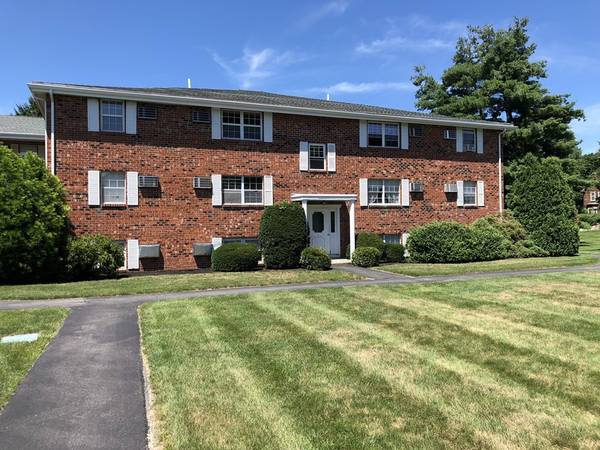 89 Pleasant St. #A4, Medfield, MA 02052