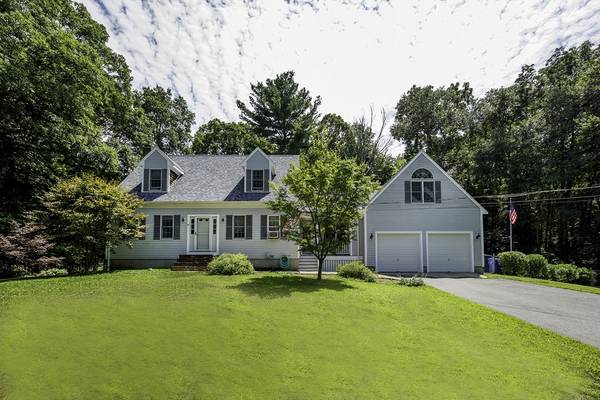 24 Spruce St, Taunton, MA 02718