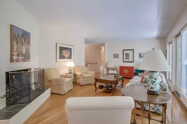 Holden, MA 01520,73 Woodridge Rd