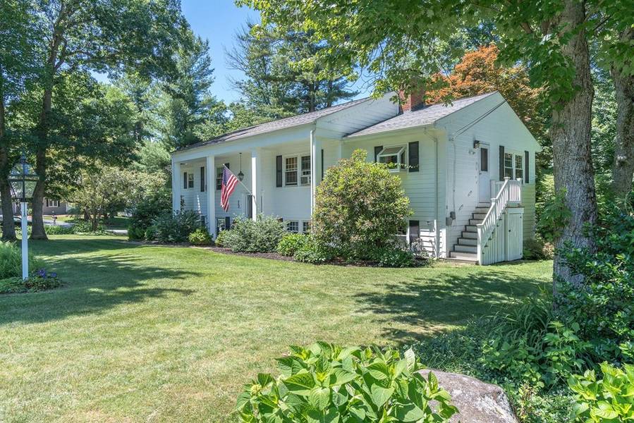 73 Woodridge Rd, Holden, MA 01520