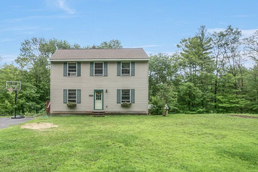 3843 Greenwich Rd, Hardwick, MA 01037