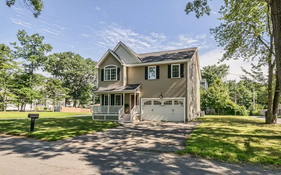 8 Bell Rd, Tewksbury, MA 01876