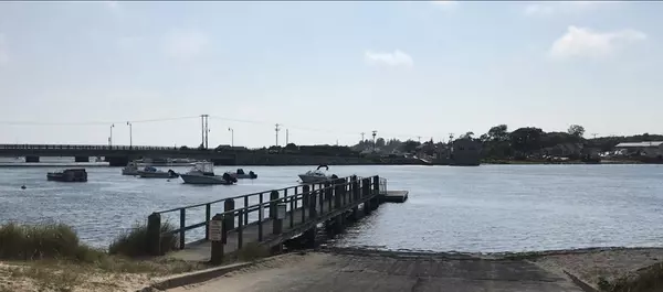 Bourne, MA 02532,8 Puritan Rd