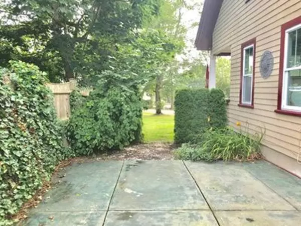 Bourne, MA 02532,8 Puritan Rd