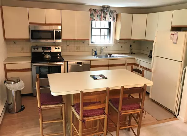 Mashpee, MA 02649,195 Falmouth Rd #5F