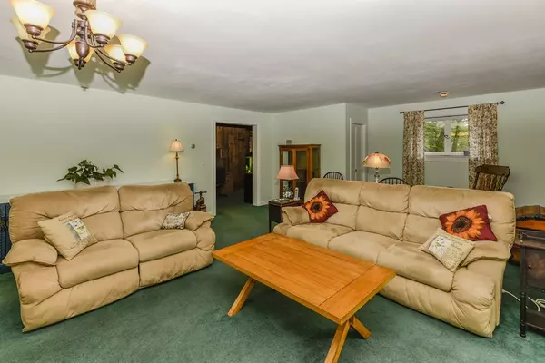 Plainville, MA 02762,26 Taunton St