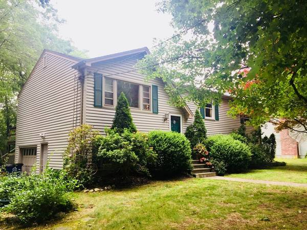 6 Charles River Rd, Medway, MA 02053