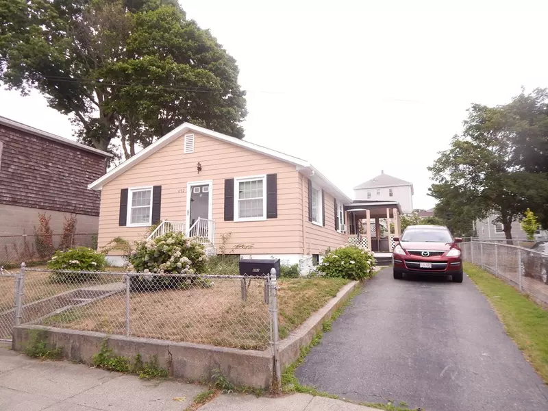 692 S Almond St, Fall River, MA 02724