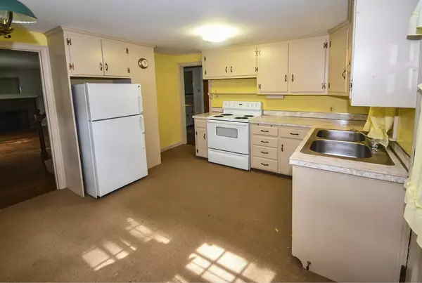 Topsfield, MA 01983,167 Washington Street