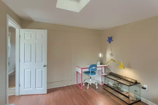 Westford, MA 01886,8 Grove St