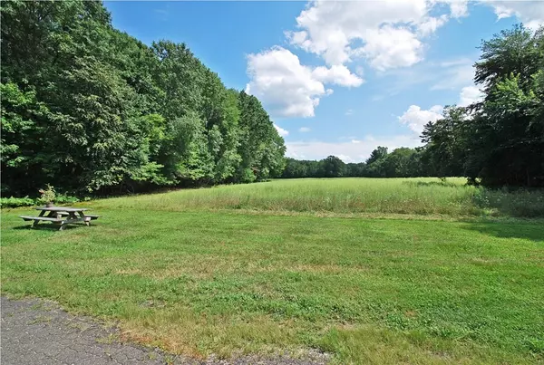 Granby, MA 01033,24 West State St.