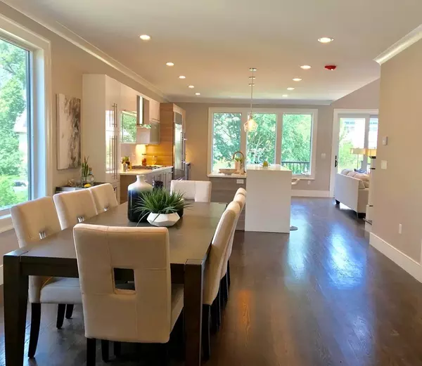 Brookline, MA 02467,805 Heath St #2