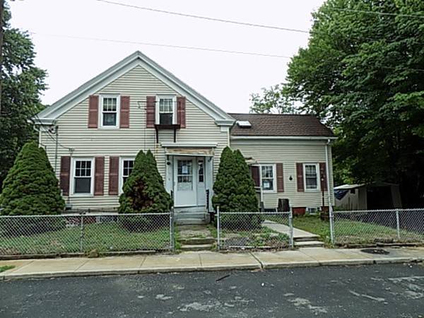 6 1st Ave, Blackstone, MA 01504