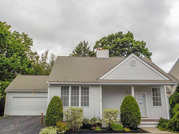 305 Cheshire Dr #305, Cranston, RI 02921