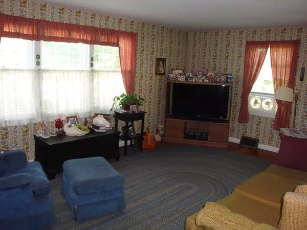 Southbridge, MA 01550,125 High St