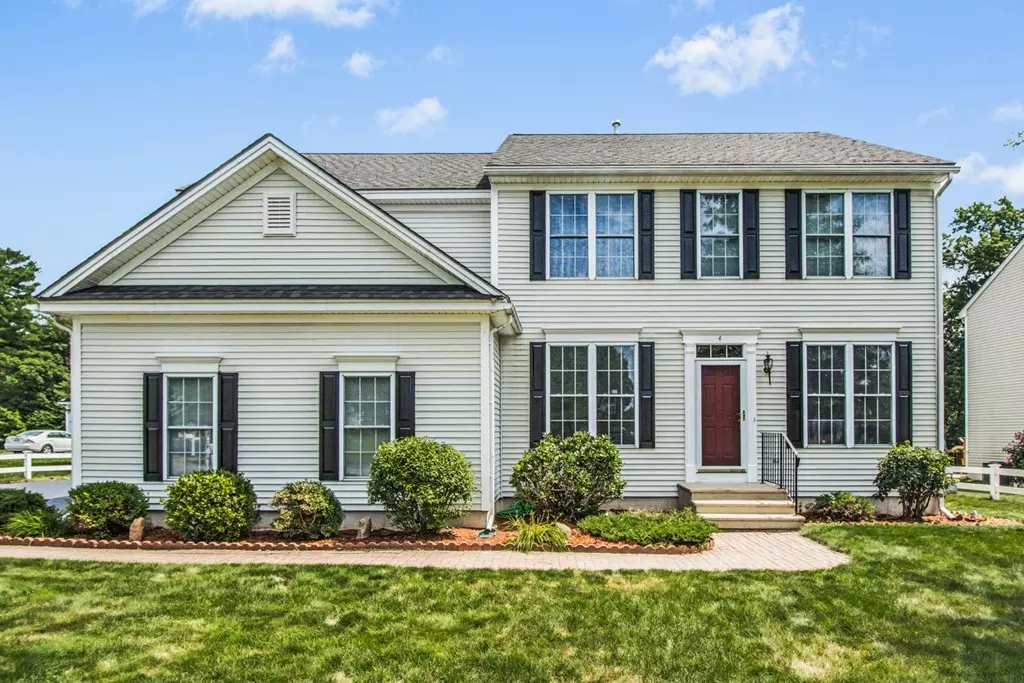 Grafton, MA 01560,4 Eagle Rock Terrace