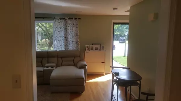 Norton, MA 02766,5 Village Way #B