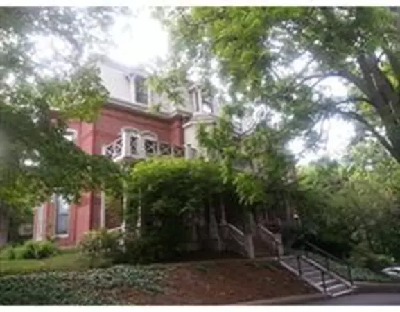 101 Summit Ave #E, Brookline, MA 02446