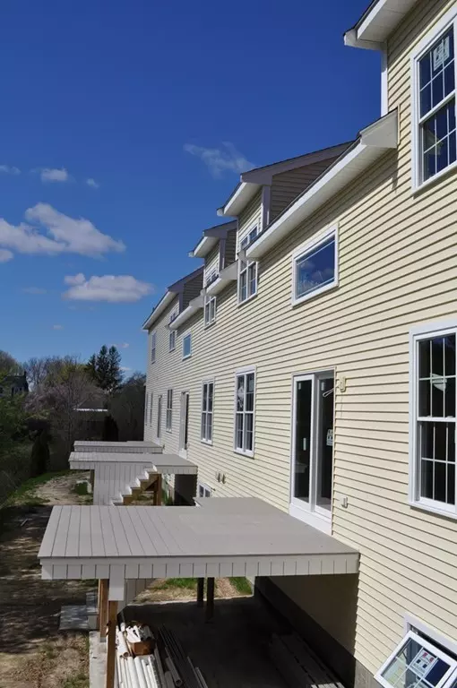 Hanson, MA 02341,902 Main St #14
