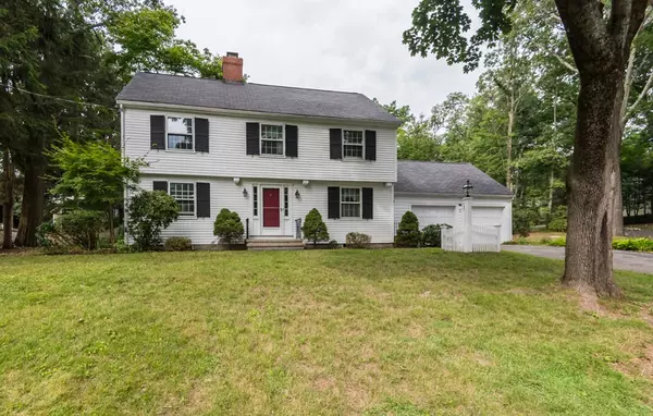 32 Shipman Rd, Andover, MA 01810