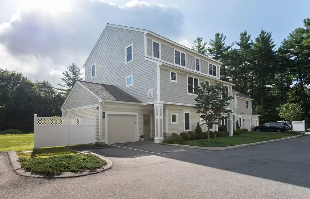 North Andover, MA 01845,2501 Tupelo Cir #2501