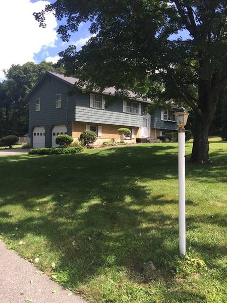 3 Mansfield Dr, Chelmsford, MA 01824