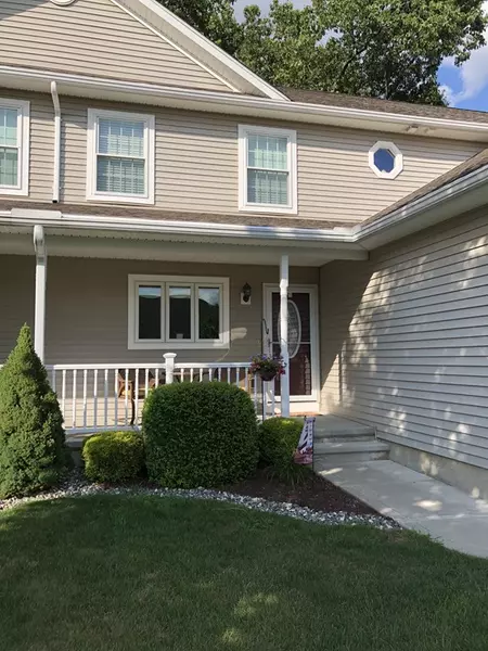 65 Oak Hill Circle #65, Chicopee, MA 01020