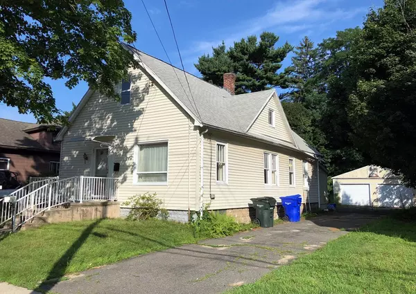 83 Dana St, Springfield, MA 01104