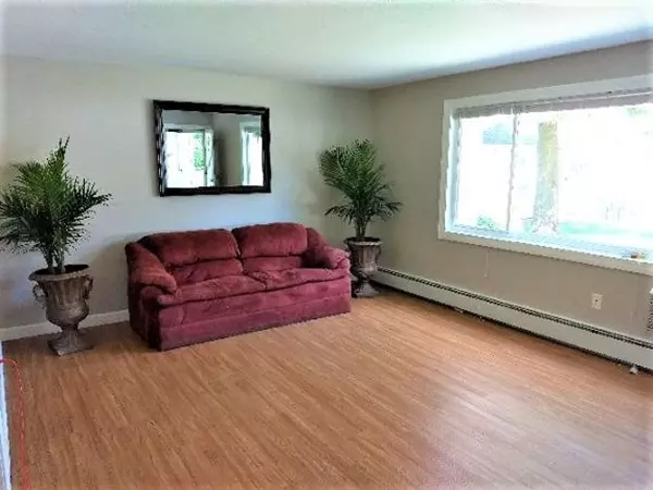 Chicopee, MA 01022,48 Fredette St. #48