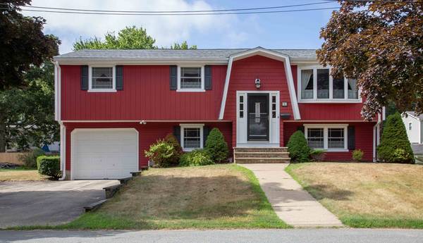 93 Lucy Lane, Somerset, MA 02726