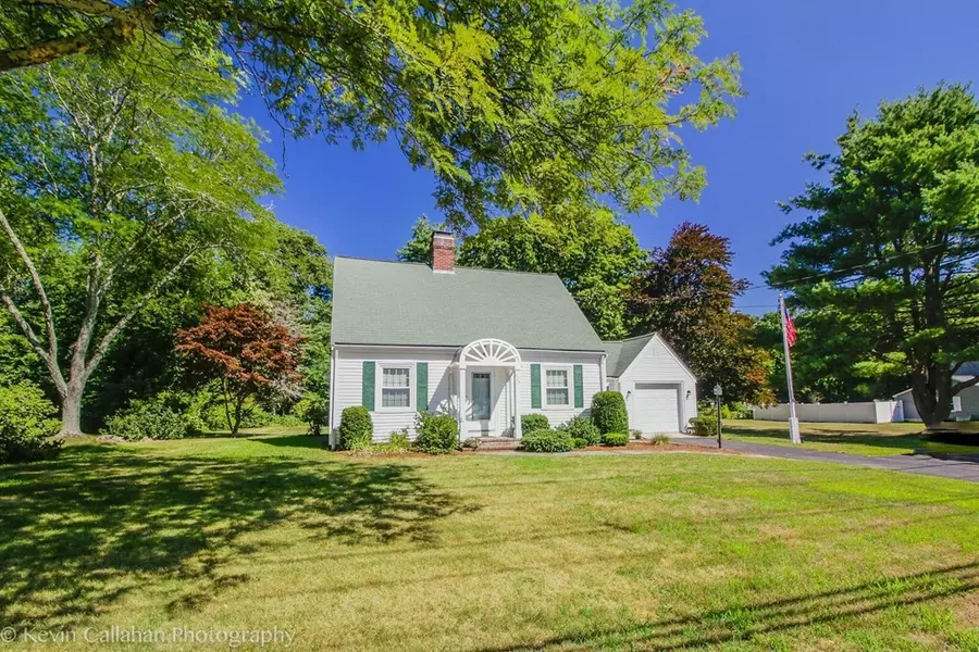 420 Franklin St, Wrentham, MA 02093