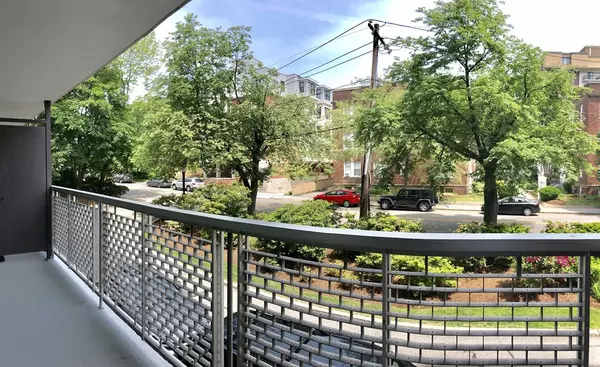 Brookline, MA 02446,45 Longwood Ave #207