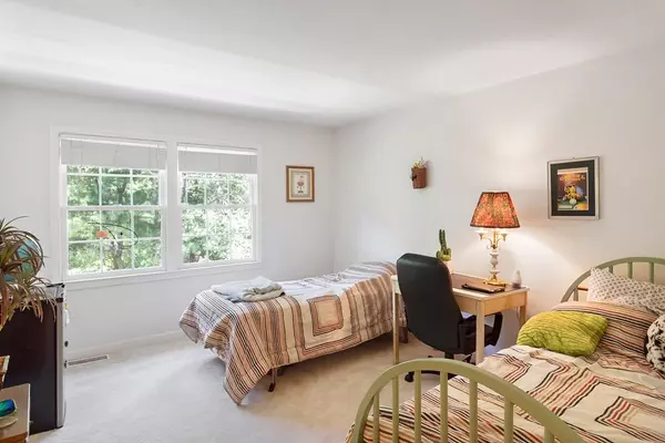 Carlisle, MA 01741,30 Patch Meadow Ln