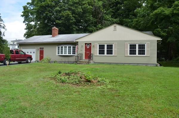 106 S Main St, North Brookfield, MA 01535