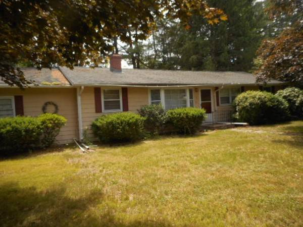 14 Virginia Rd, Medway, MA 02053