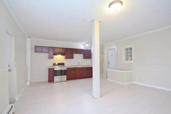 Westfield, MA 01085,32 Mechanic St