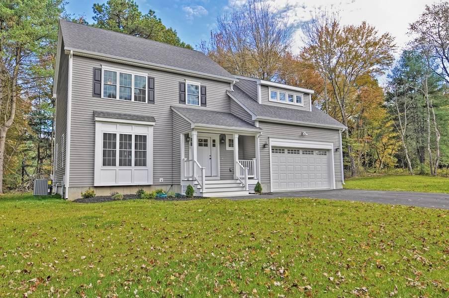 17 Three Lots Rd, Uxbridge, MA 01569