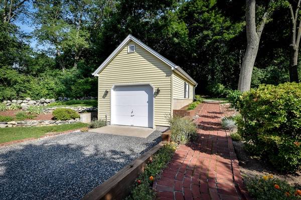 Natick, MA 01760,127 Hartford Street