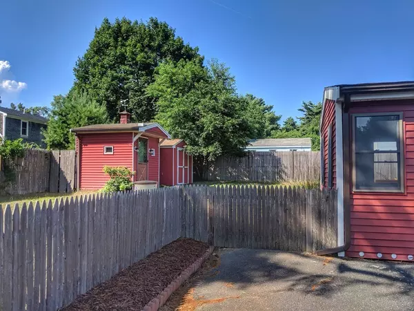 Plymouth, MA 02360,102 Lake Dr