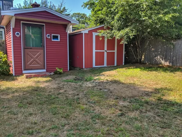 Plymouth, MA 02360,102 Lake Dr