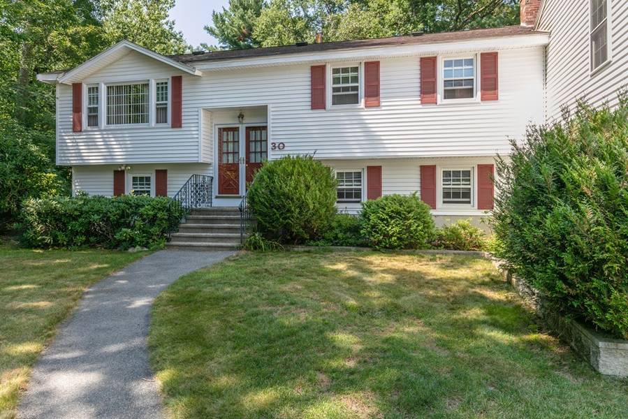 30 Oxford Rd, Tewksbury, MA 01876