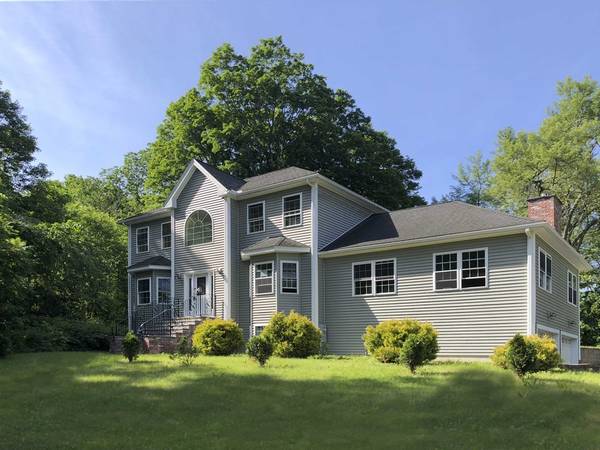 12 Bolton Rd, Clinton, MA 01510