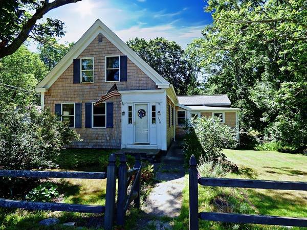 190 Maquan St, Hanson, MA 02341