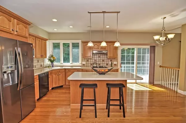 Upton, MA 01568,9 Miscoe Hill Rd