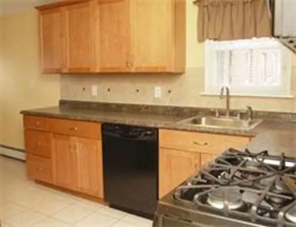 North Andover, MA 01845,37 Kingston St #37