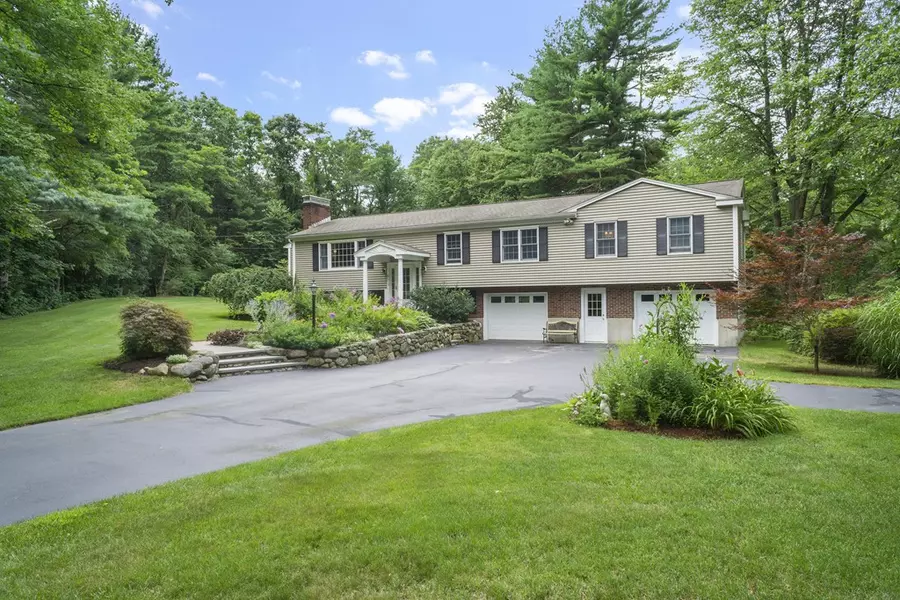 3 Forest Park Dr, Carlisle, MA 01741