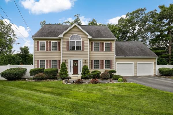 17 Buttonwood Dr, Methuen, MA 01844