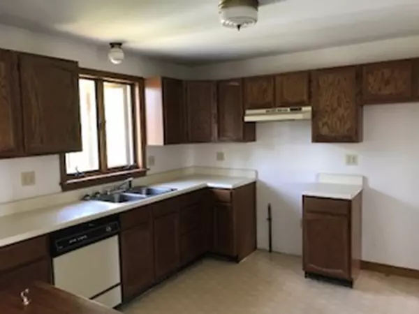 New Bedford, MA 02740,56 Donny Dr