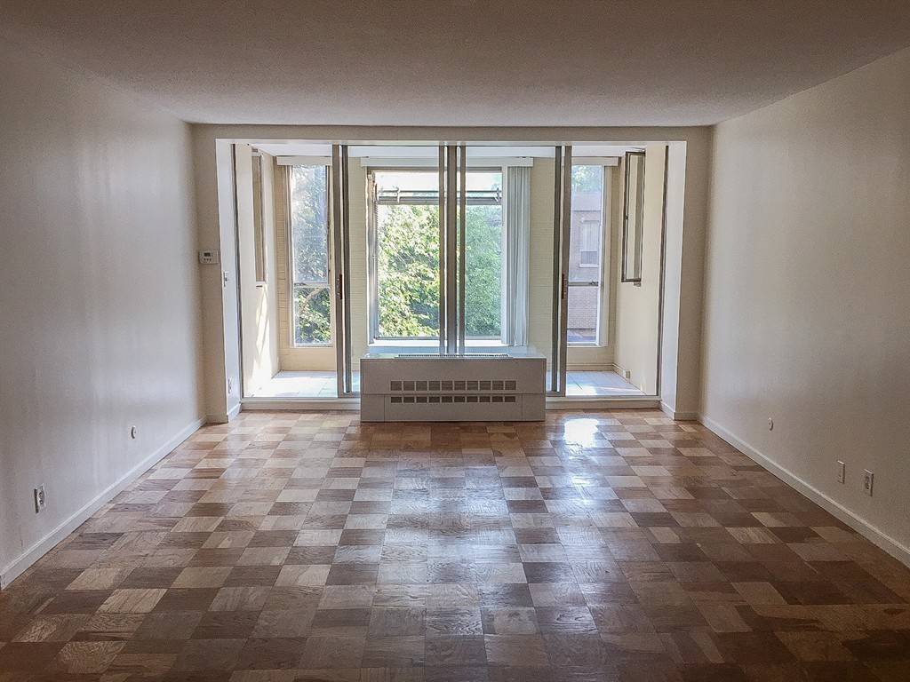Brookline, MA 02445,77 Pond Avenue #406