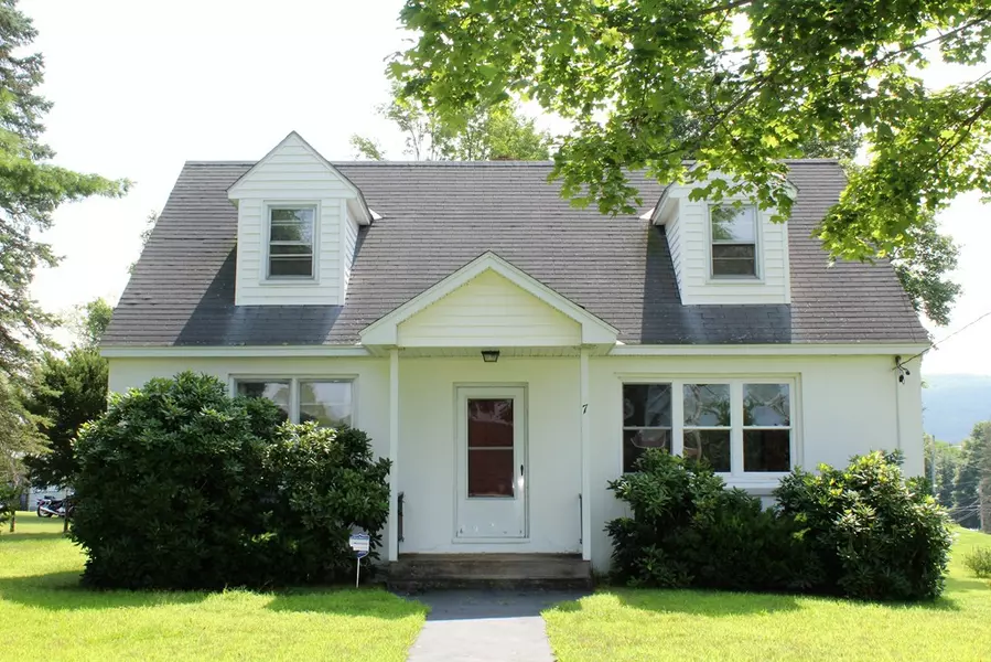 7 Gould Road, Ware, MA 01082